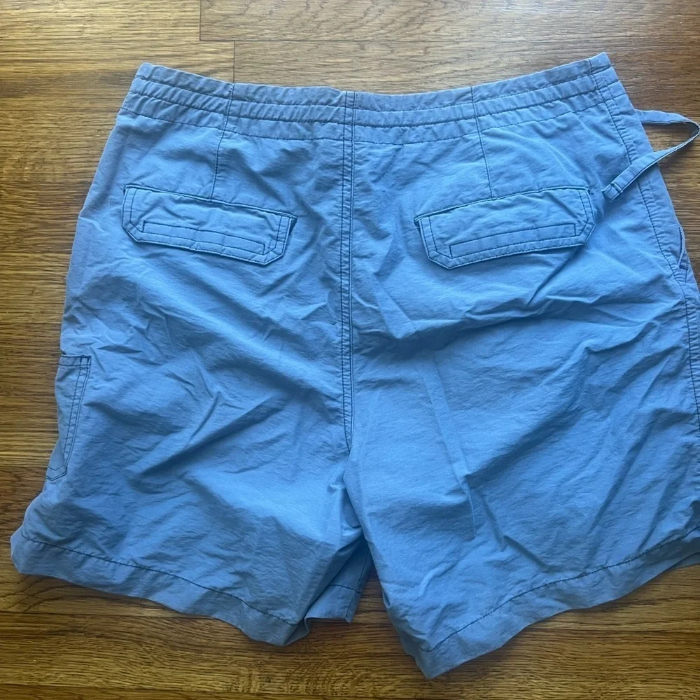 Columbia Women's Light Blue Cargo Shorts - Picture 4 of 6